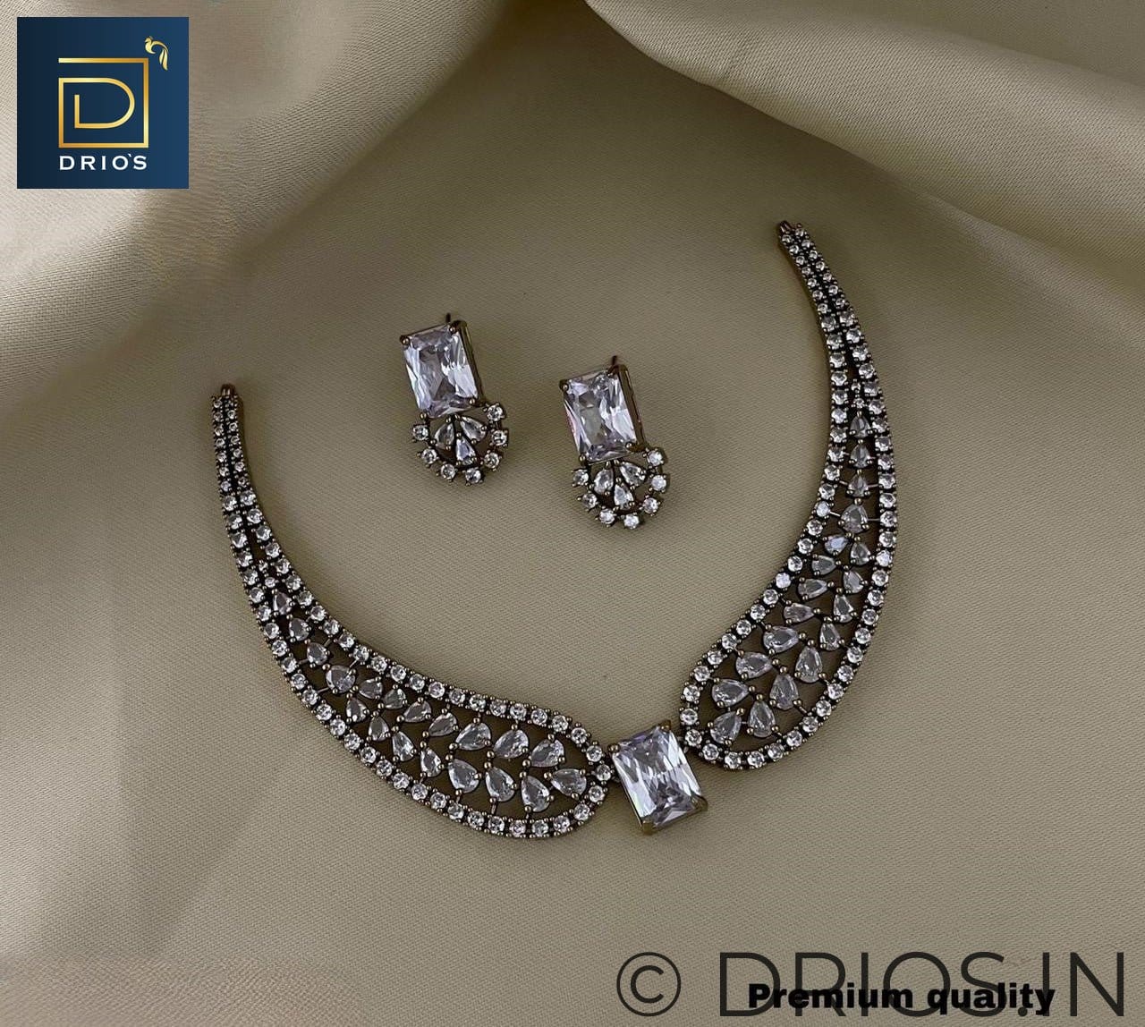 Drio's Brass Elegance Necklace