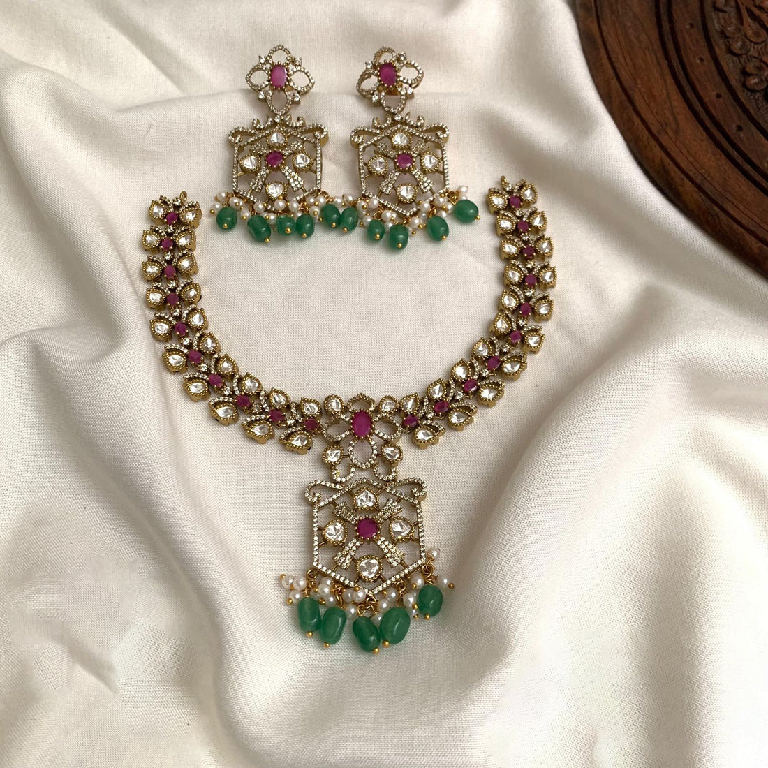 Navira Necklace