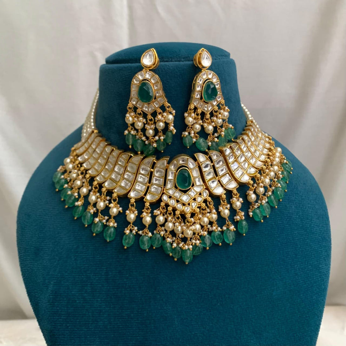 Queen’s Charm Necklac