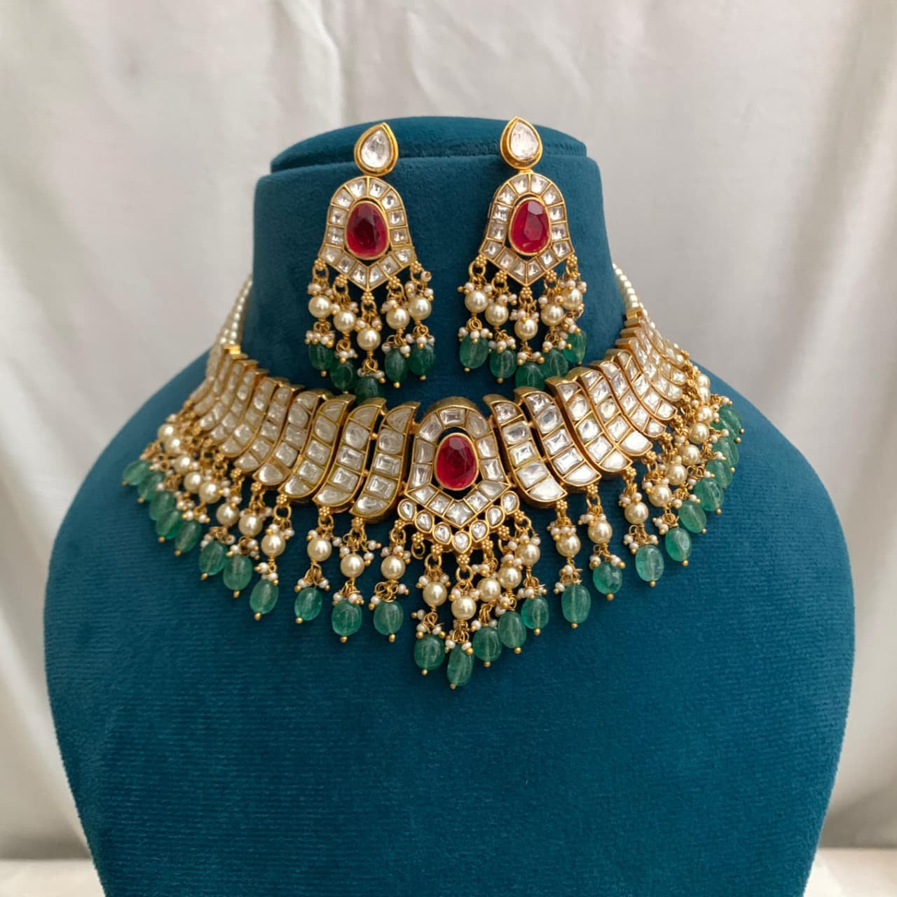 Queen’s Charm Necklac