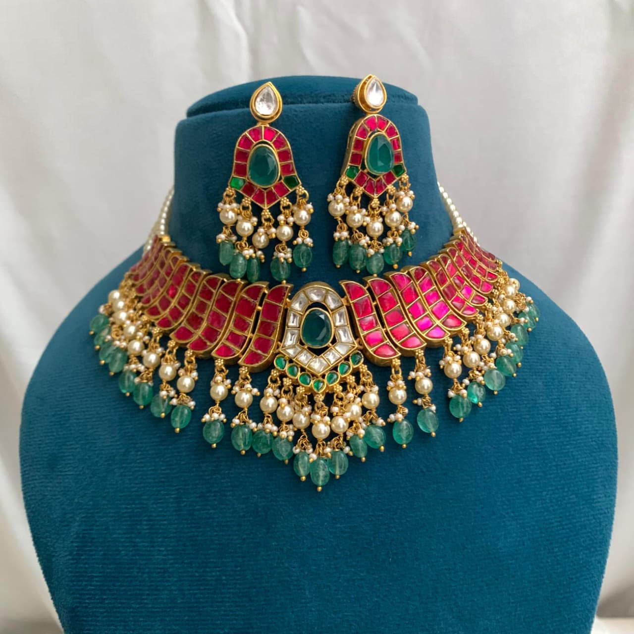 Queen’s Charm Necklac