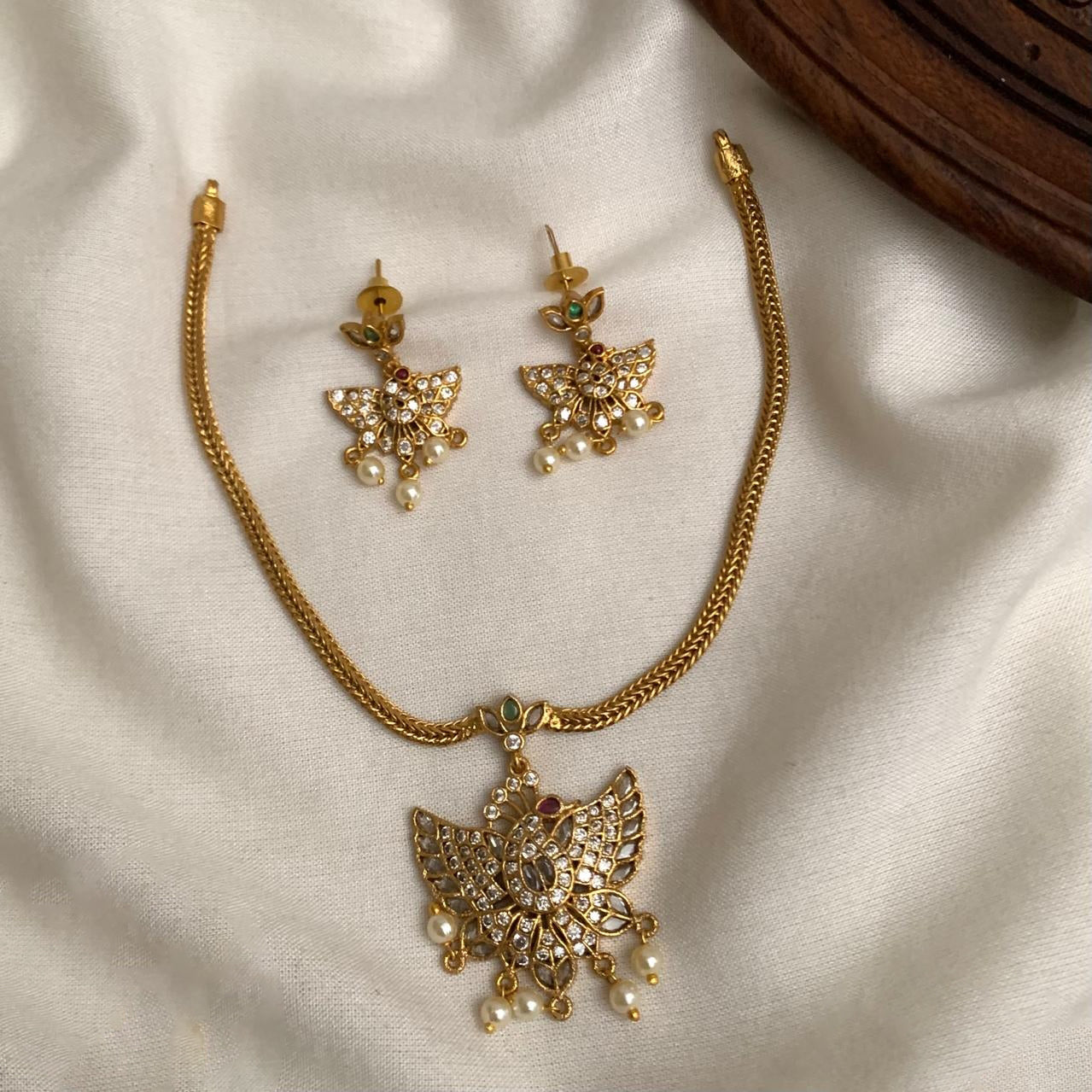 Pure Shine Neckless set
