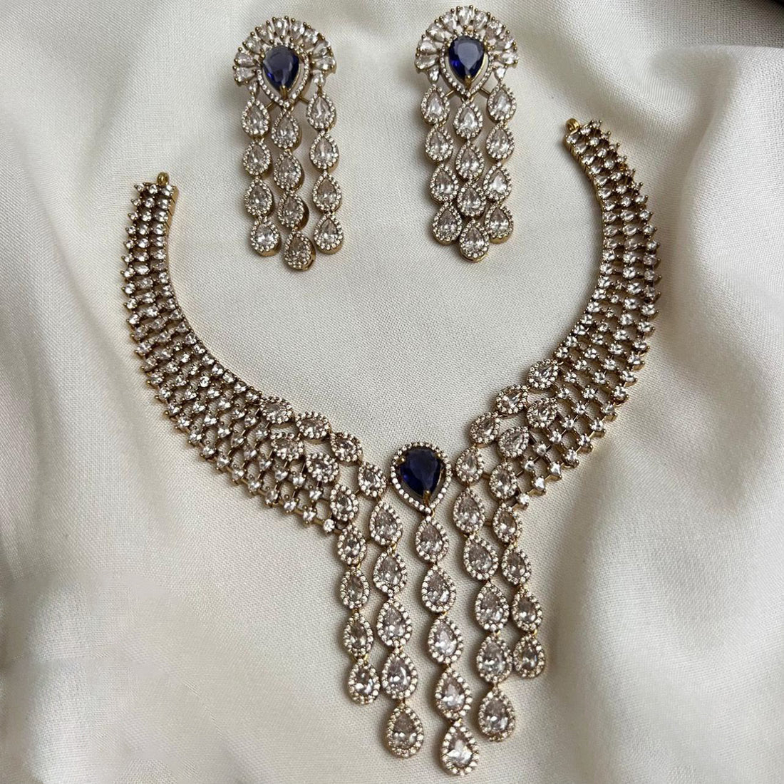 Vasundhara Necklace