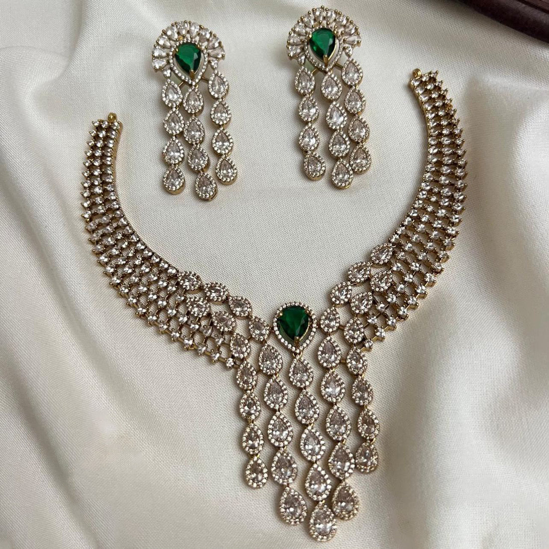 Vasundhara Necklace
