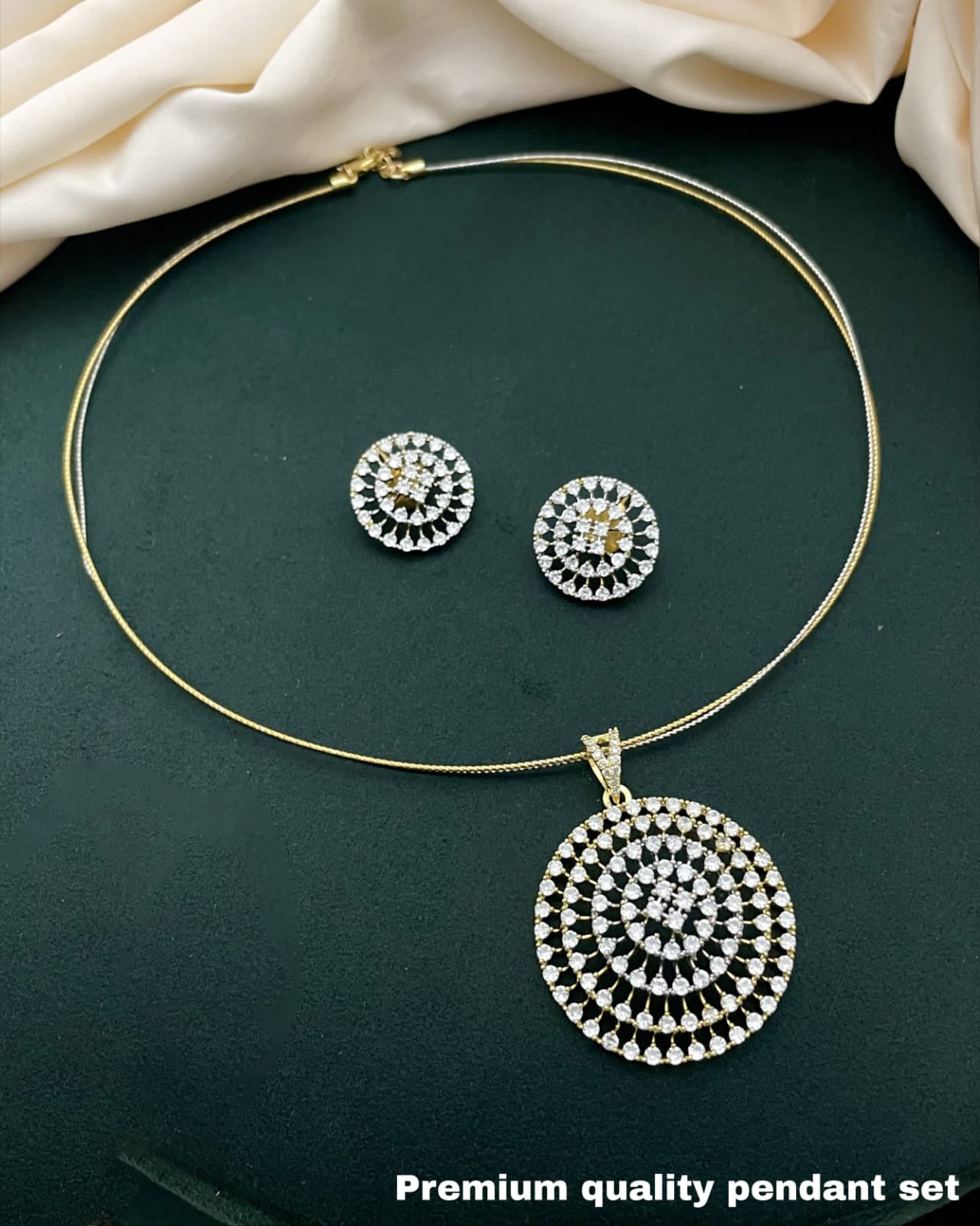 Royal Pearl-Link Pendant Set