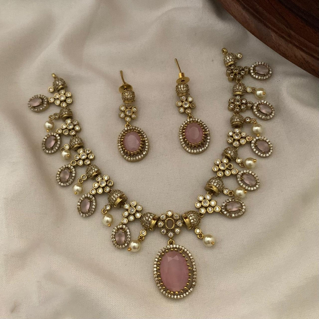 Samaira Necklace