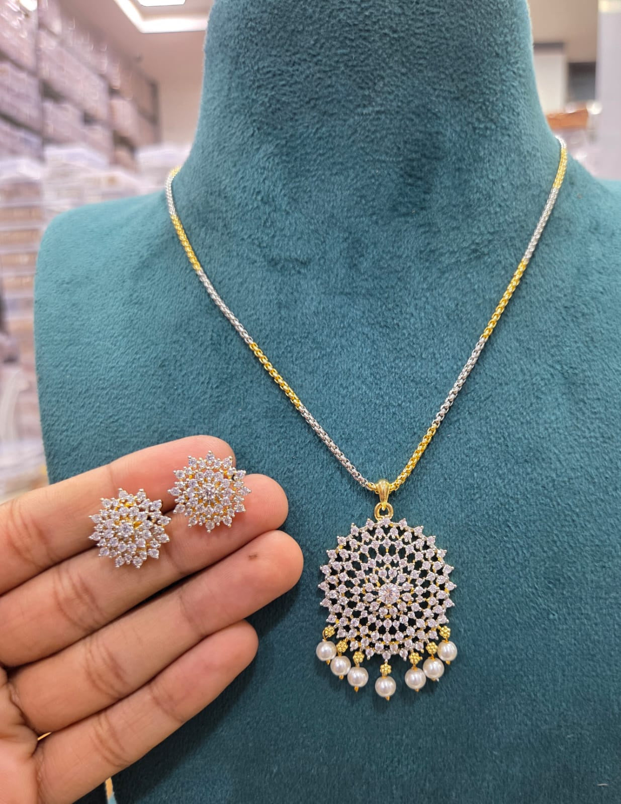 Royal Pearl-Link Pendant Set