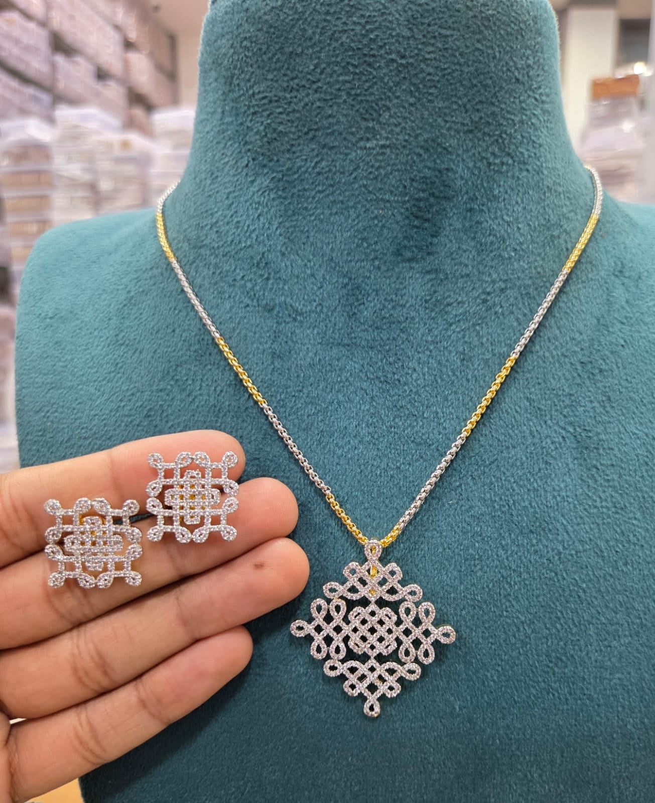 Royal Pearl-Link Pendant Set