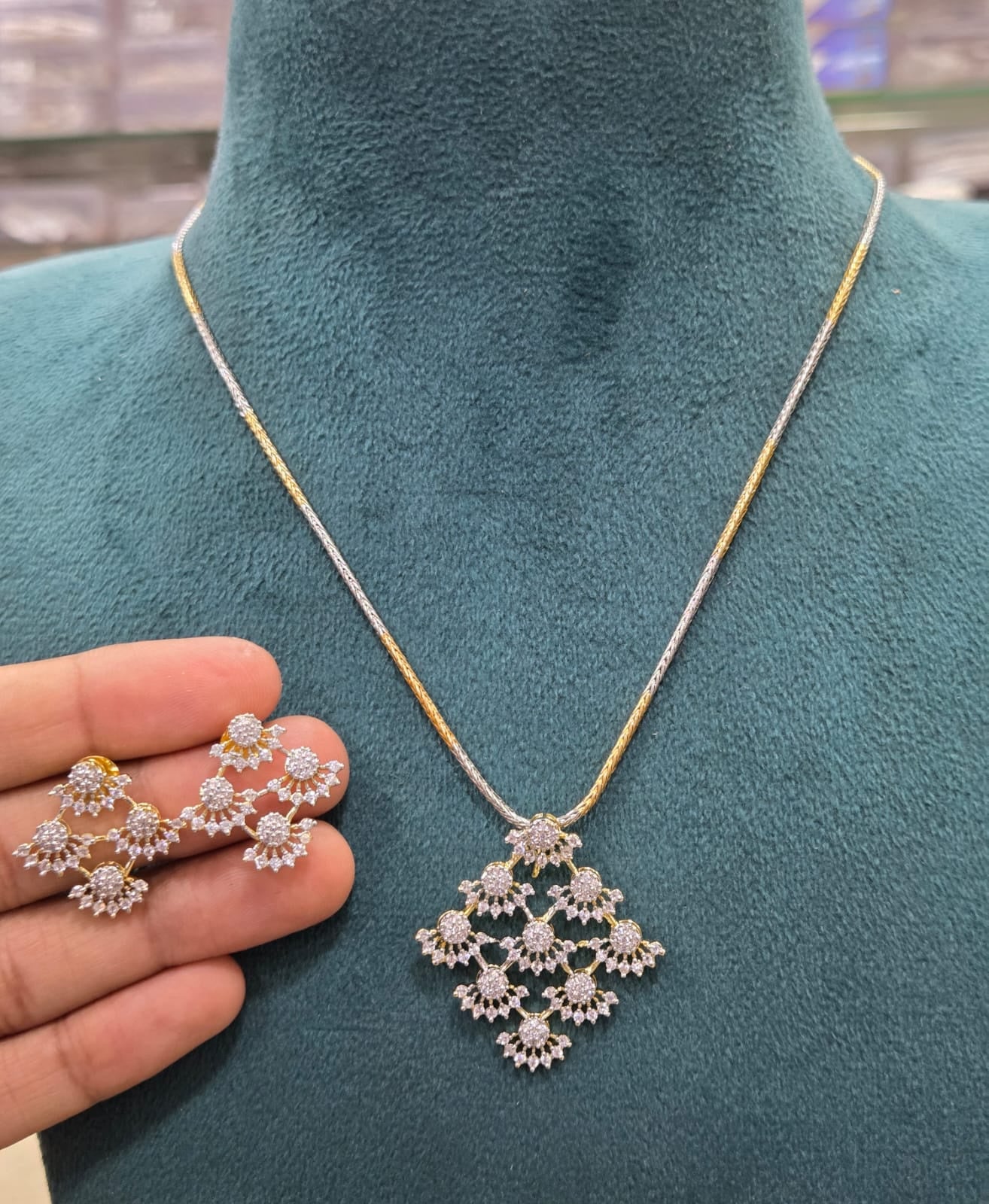 Royal Pearl-Link Pendant Set