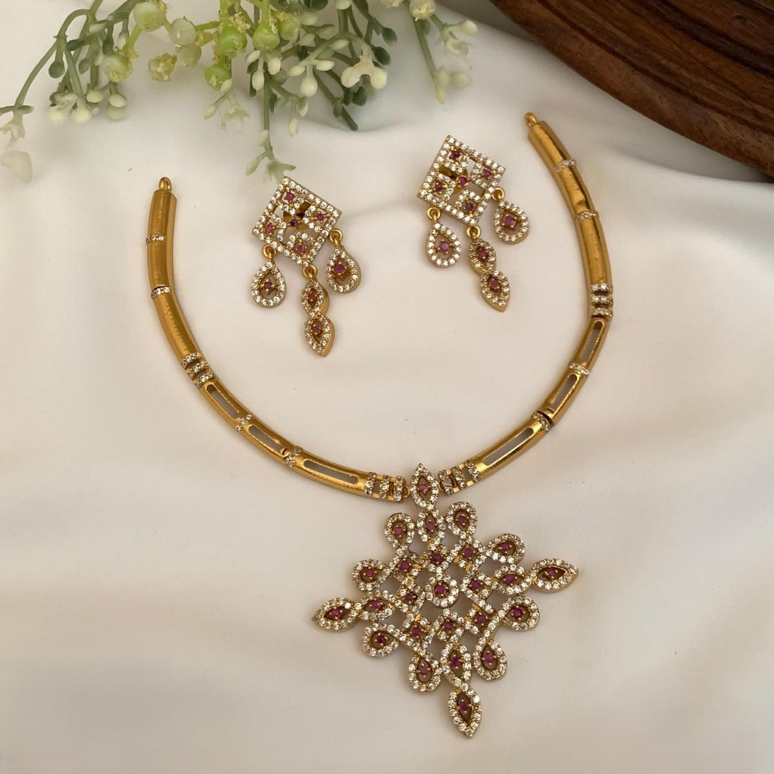 Swarna Rangoli Necklace