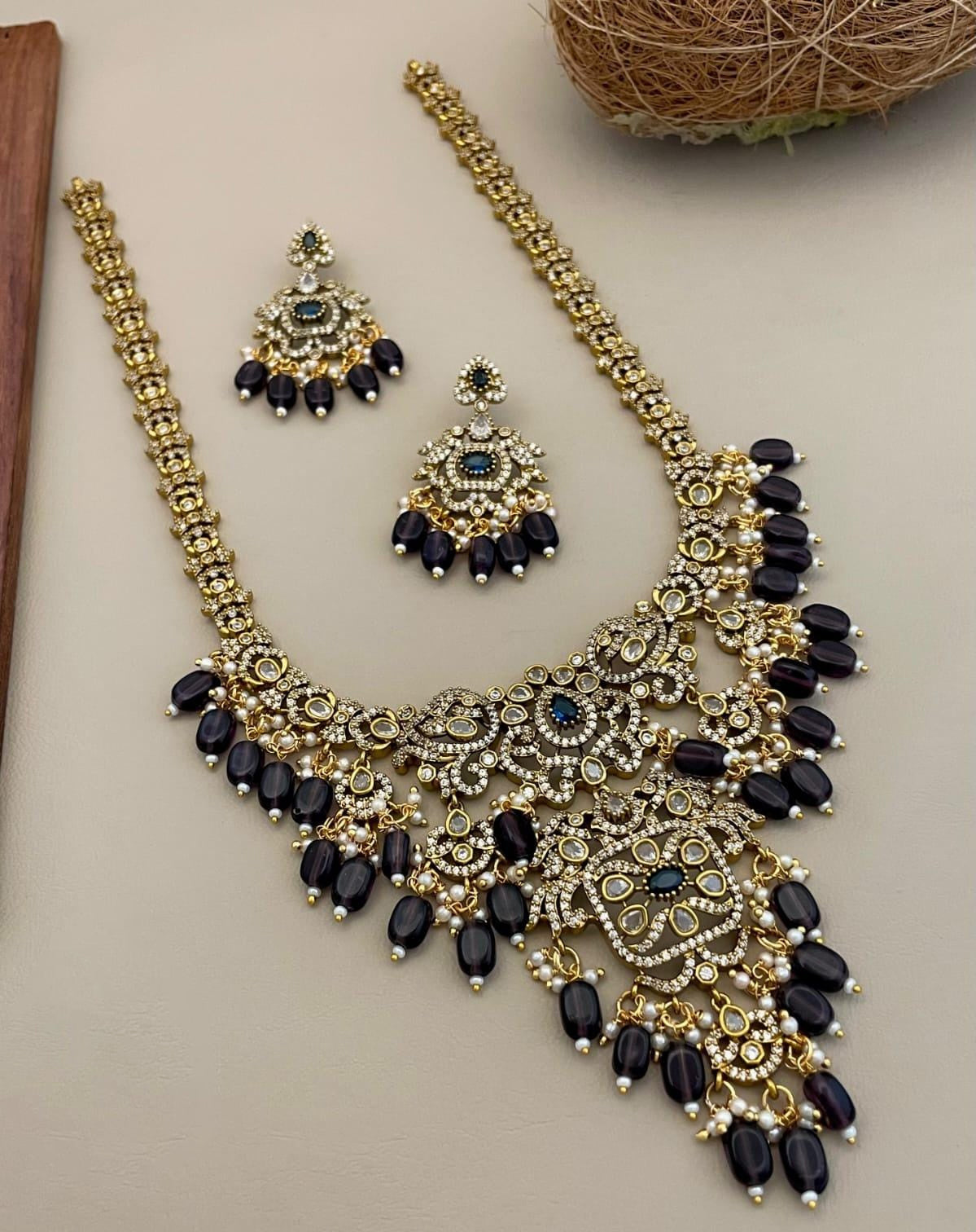 Regal Noir long Haram