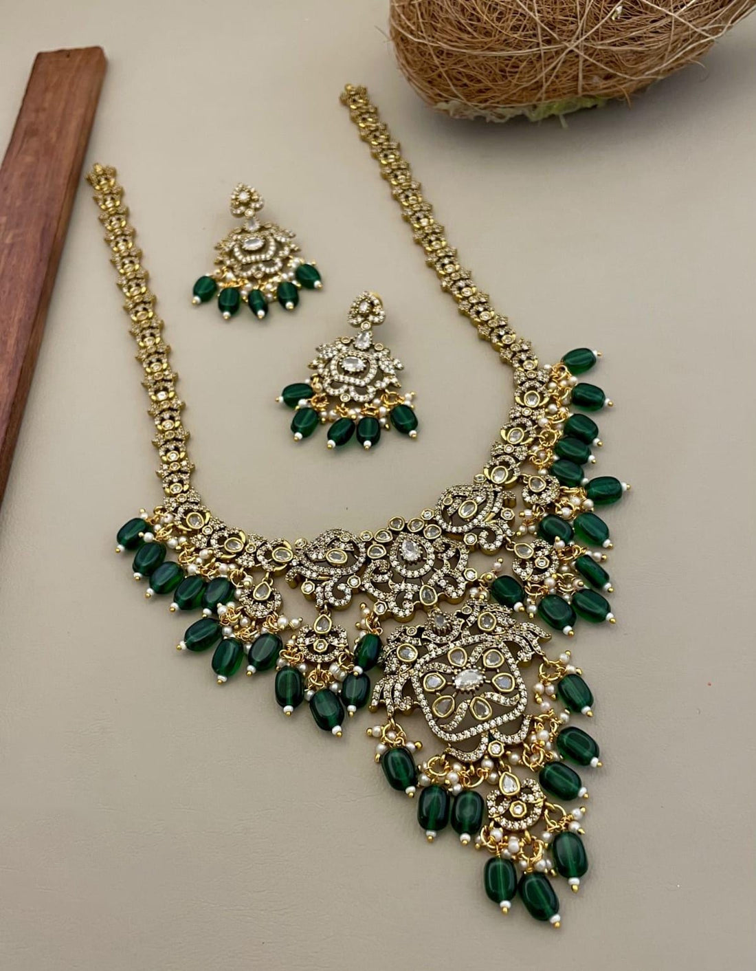 Regal Noir long Haram