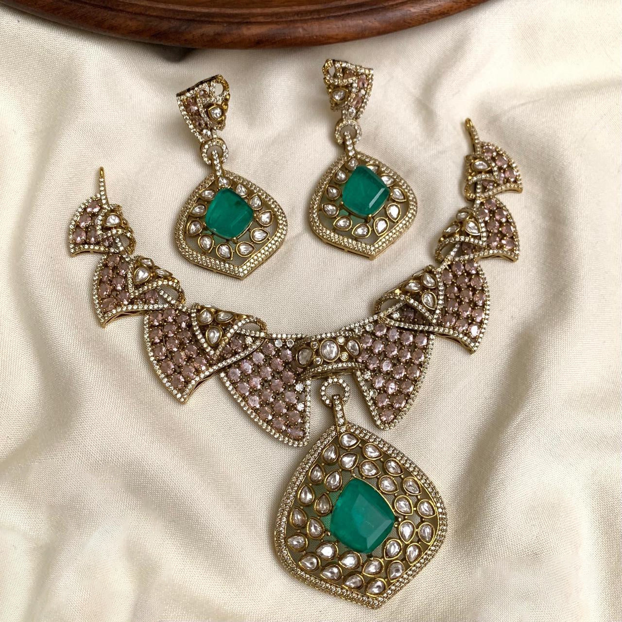 Avyukta Necklace