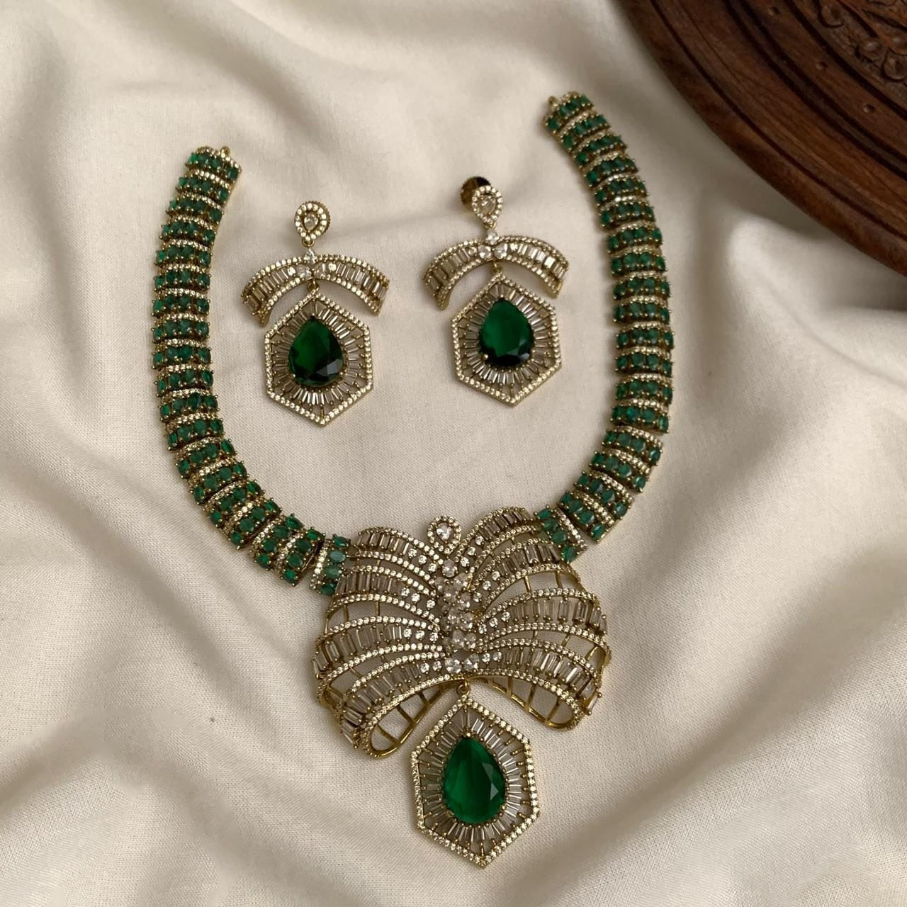 Ruvia Necklace