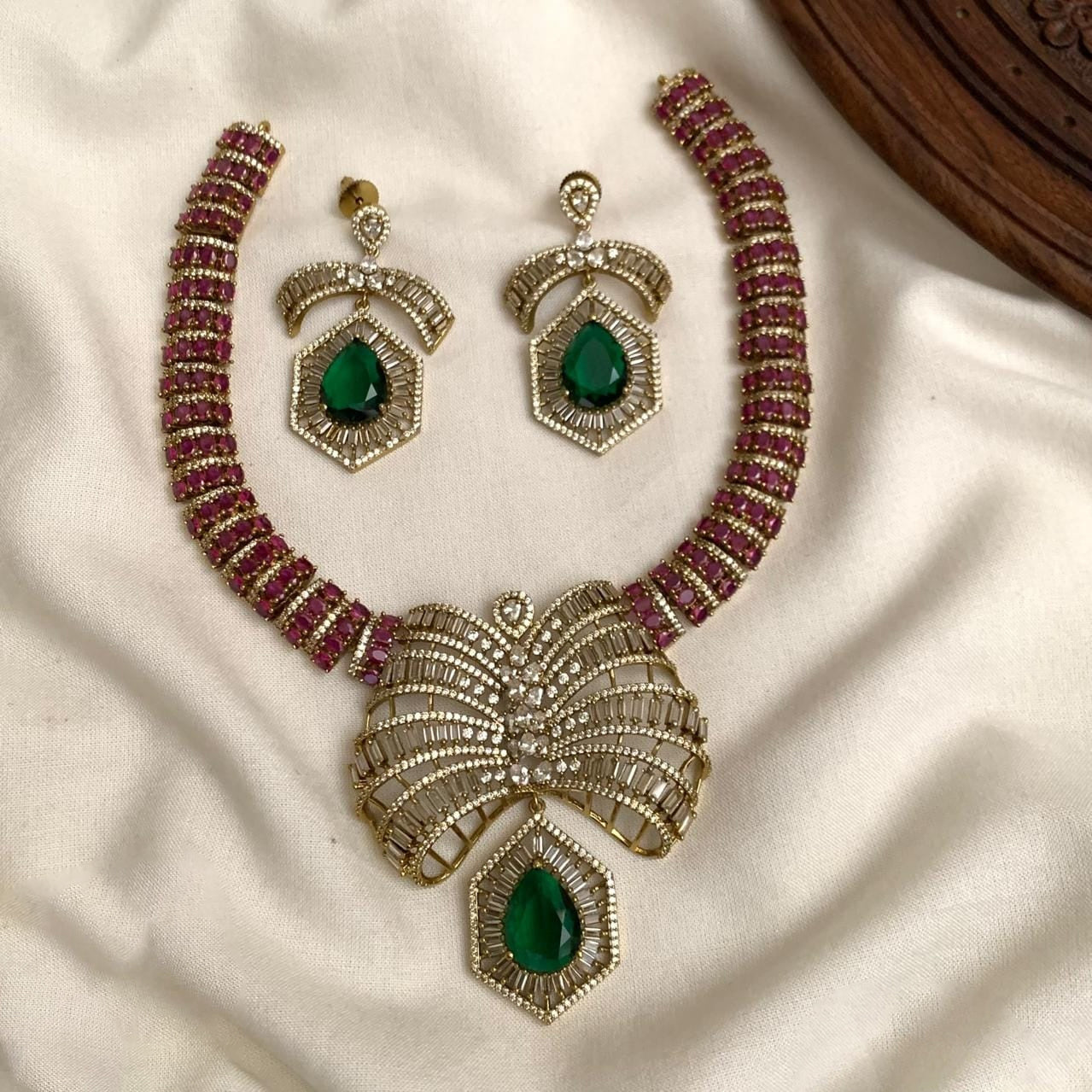 Ruvia Necklace