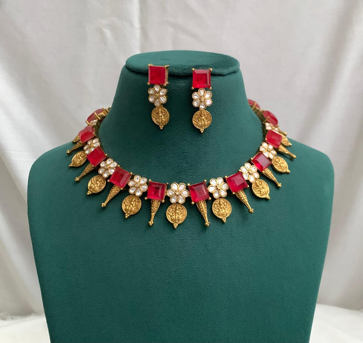Daisy Necklace