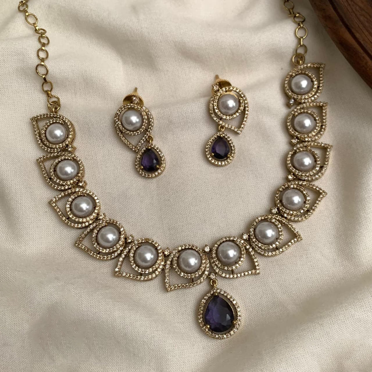 Modern Classic Necklace