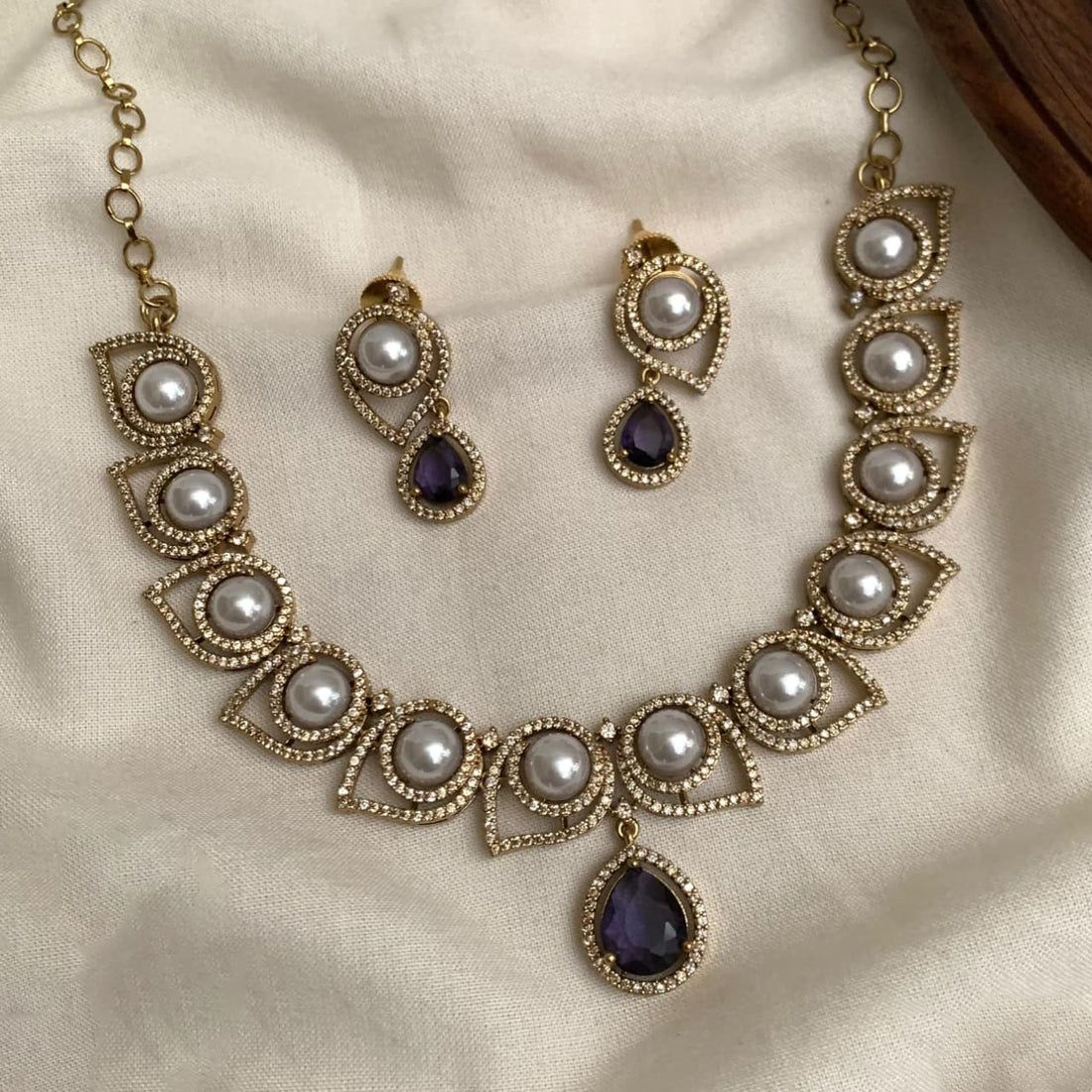Modern Classic Necklace