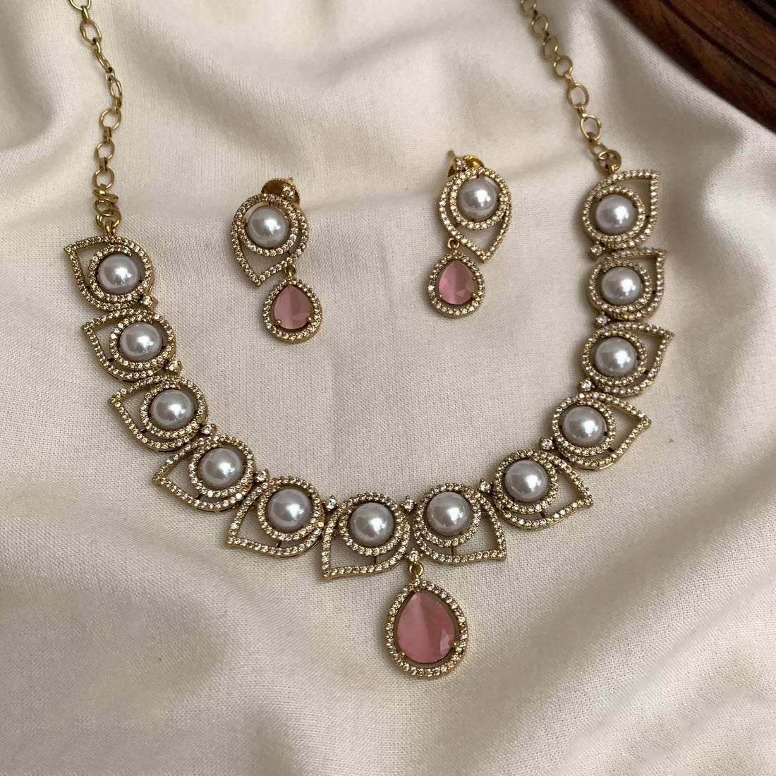 Modern Classic Necklace