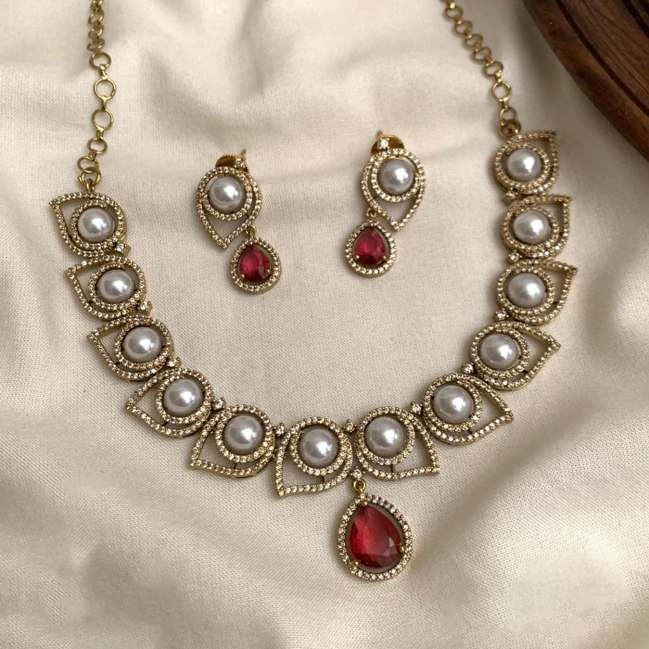 Modern Classic Necklace