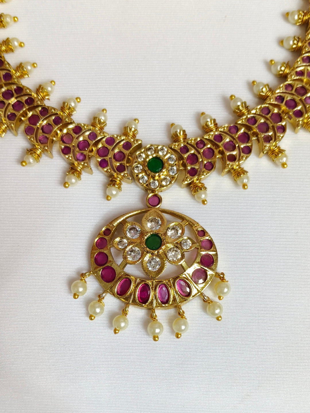 NECKLESS BRASS
