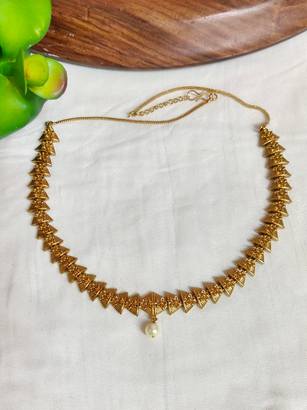 BRASS NECKLESS