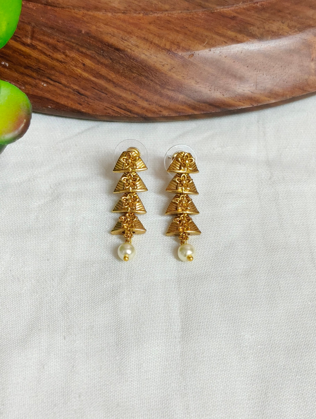 BRASS NECKLESS