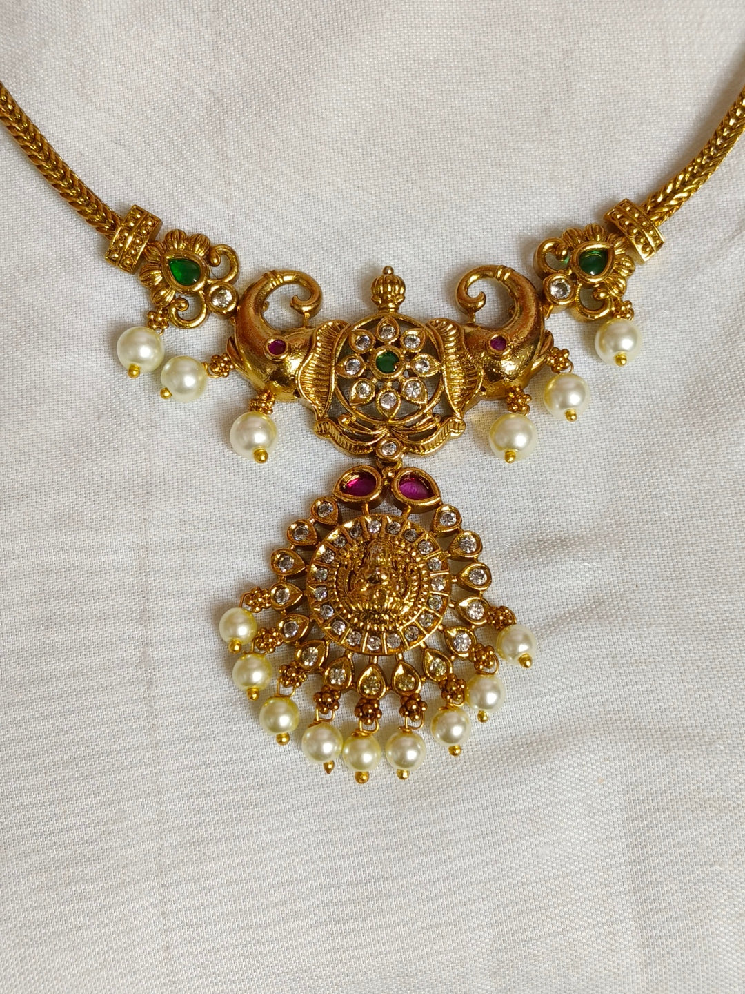 BRASS NECKLESS