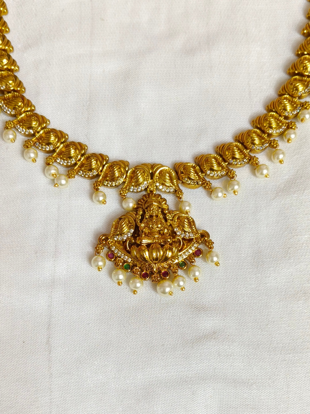 BRASS NECKLESS