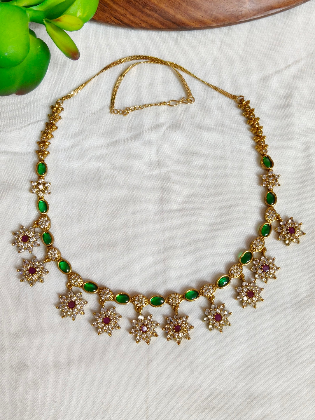 BRASS NECKLESS