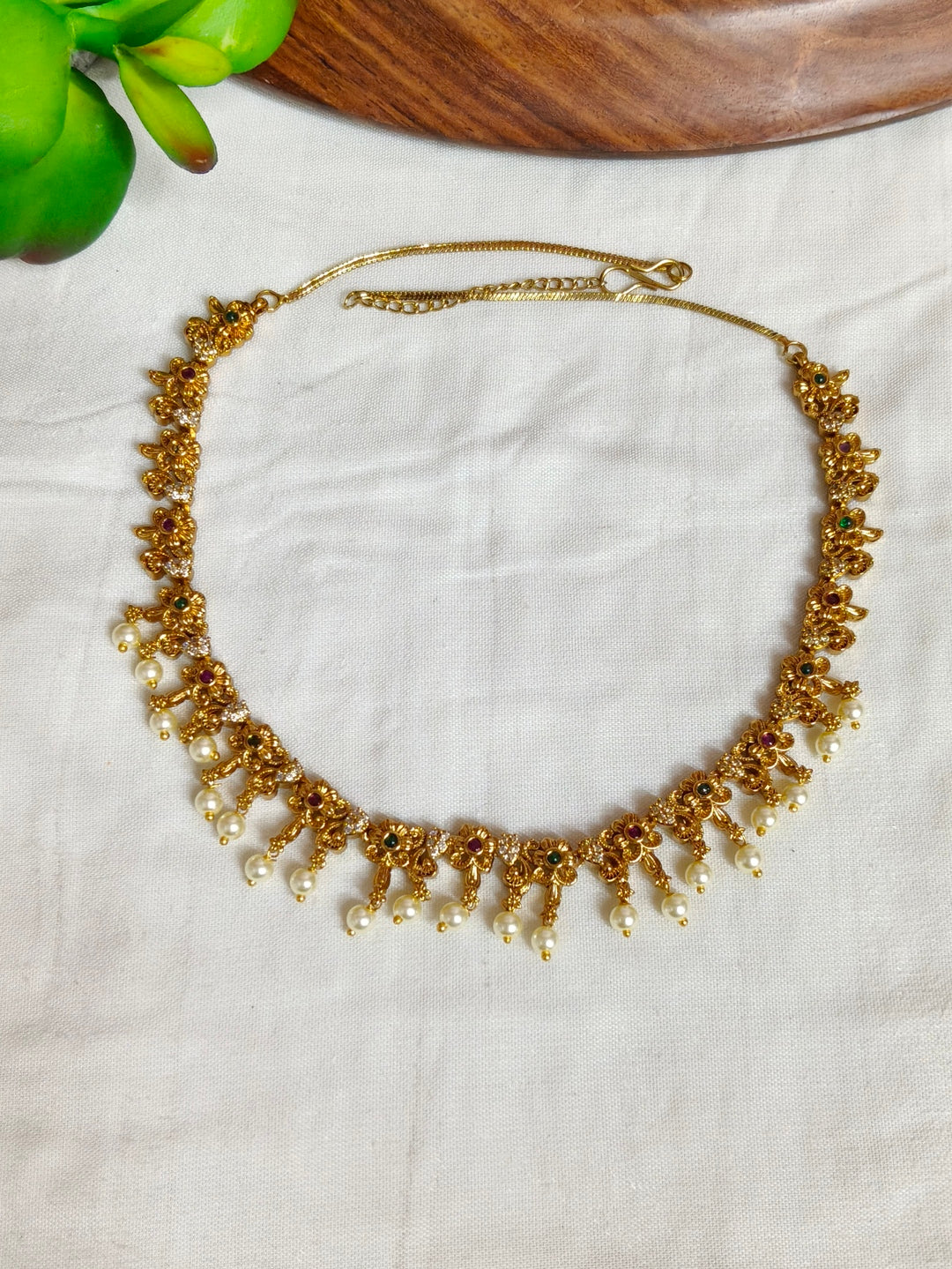 BRASS NECKLESS