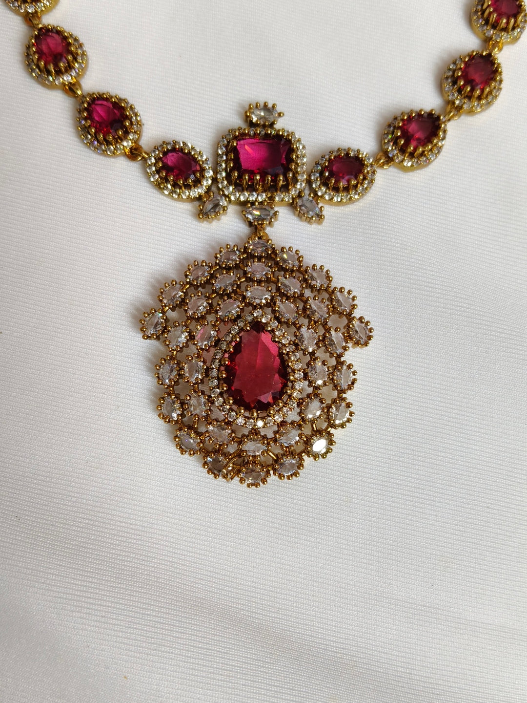 BRASS NECKLESS