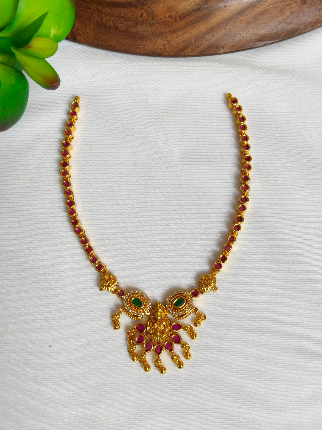 BRASS NECKLESS