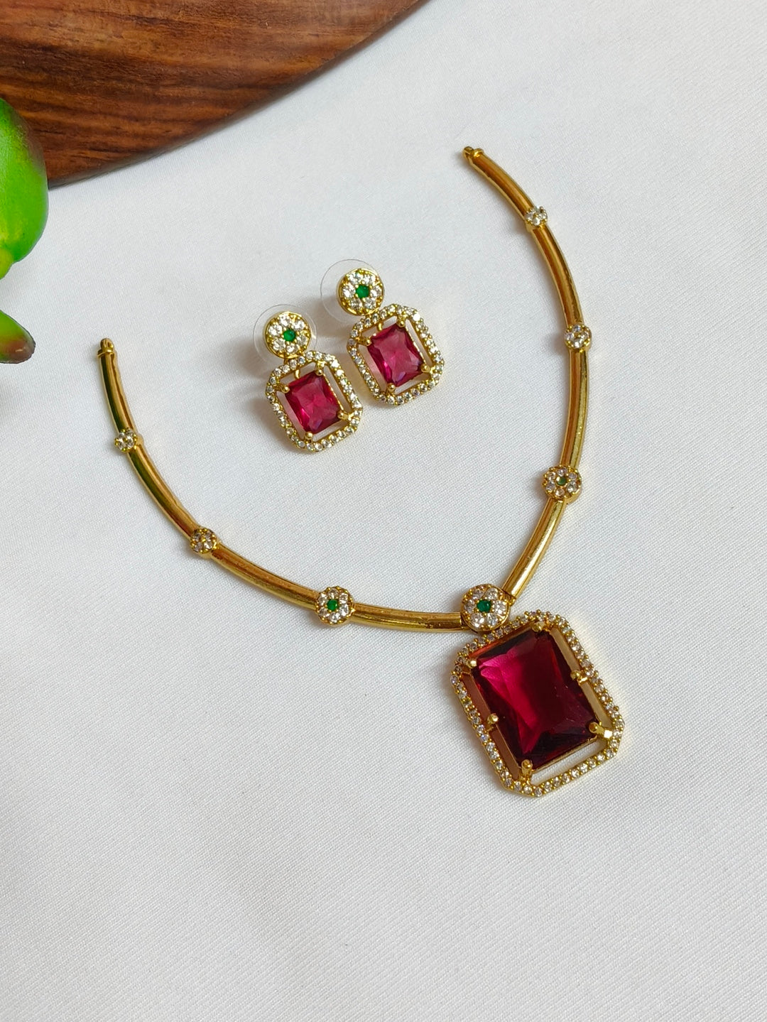 Brass neckless