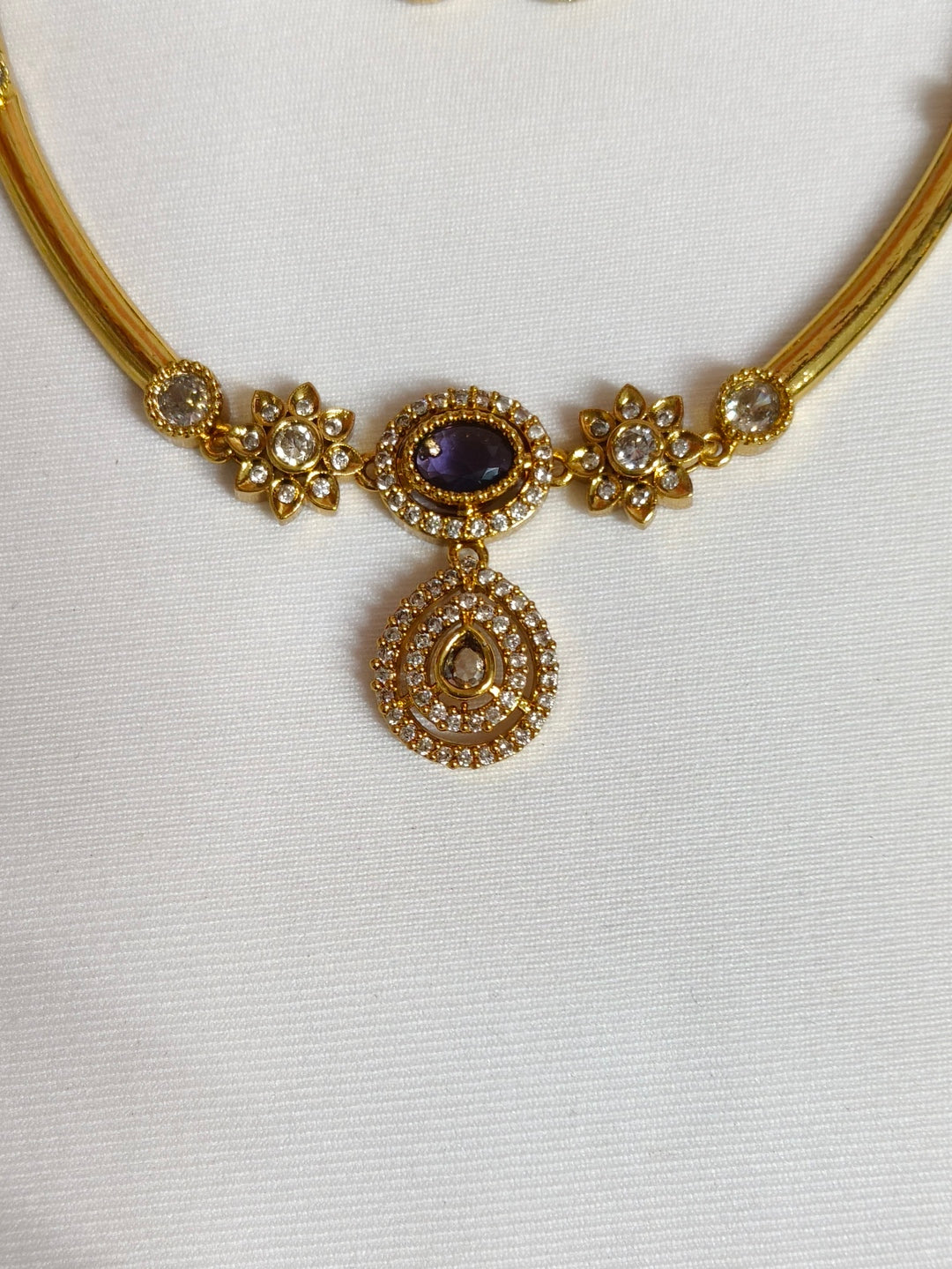 BRASS NECKLESS