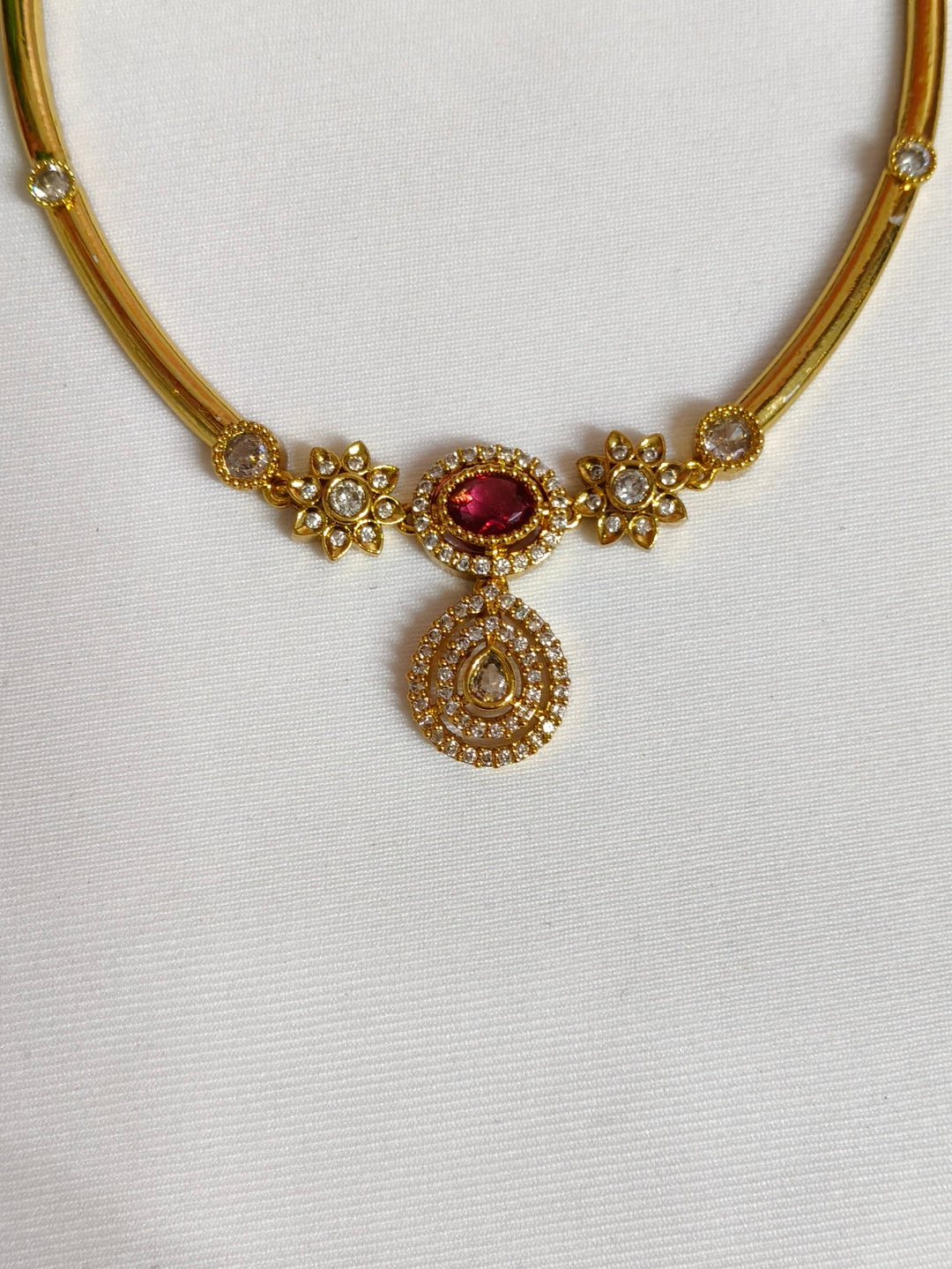 BRASS NECKLESS