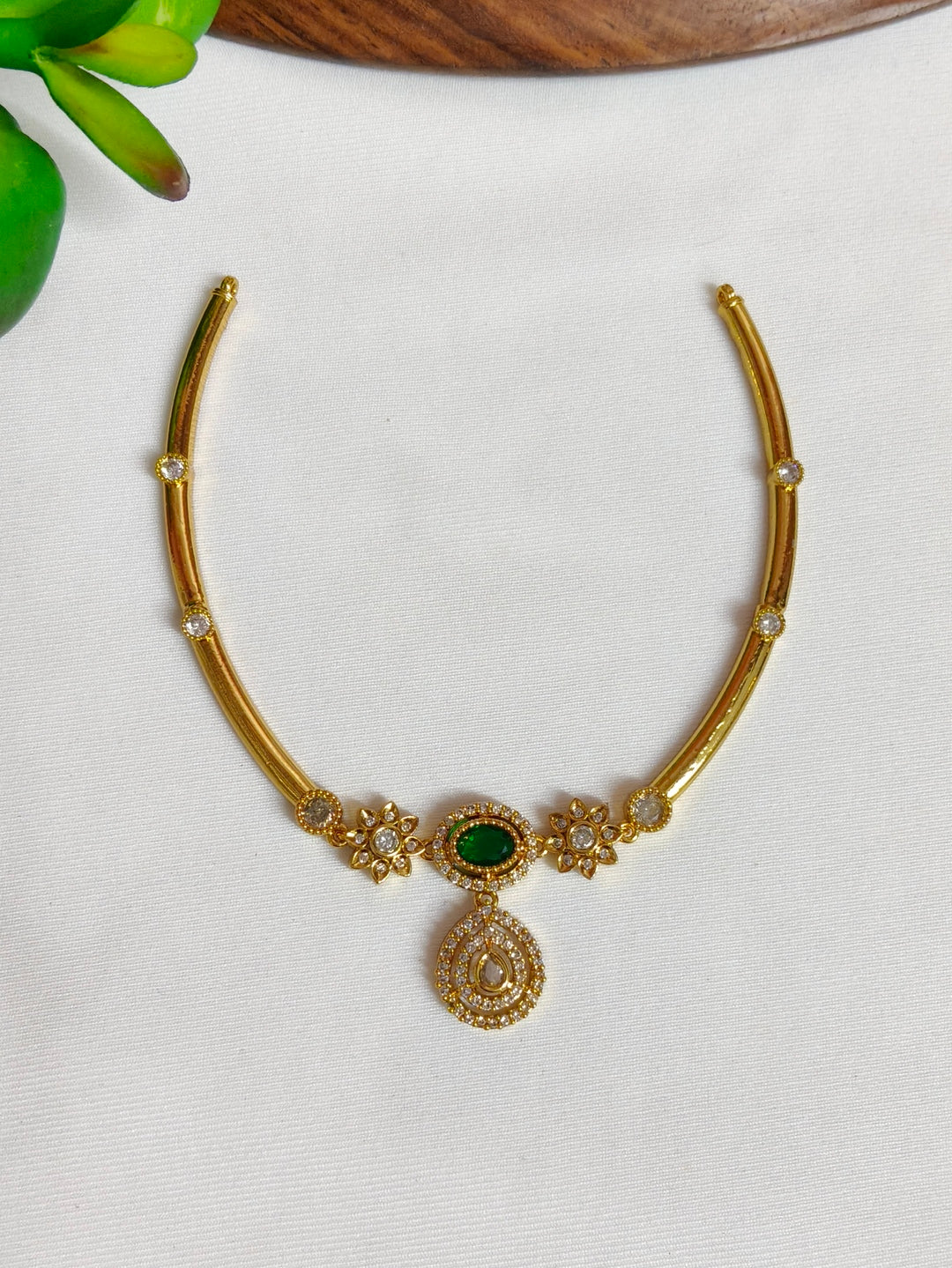 BRASS NECKLESS
