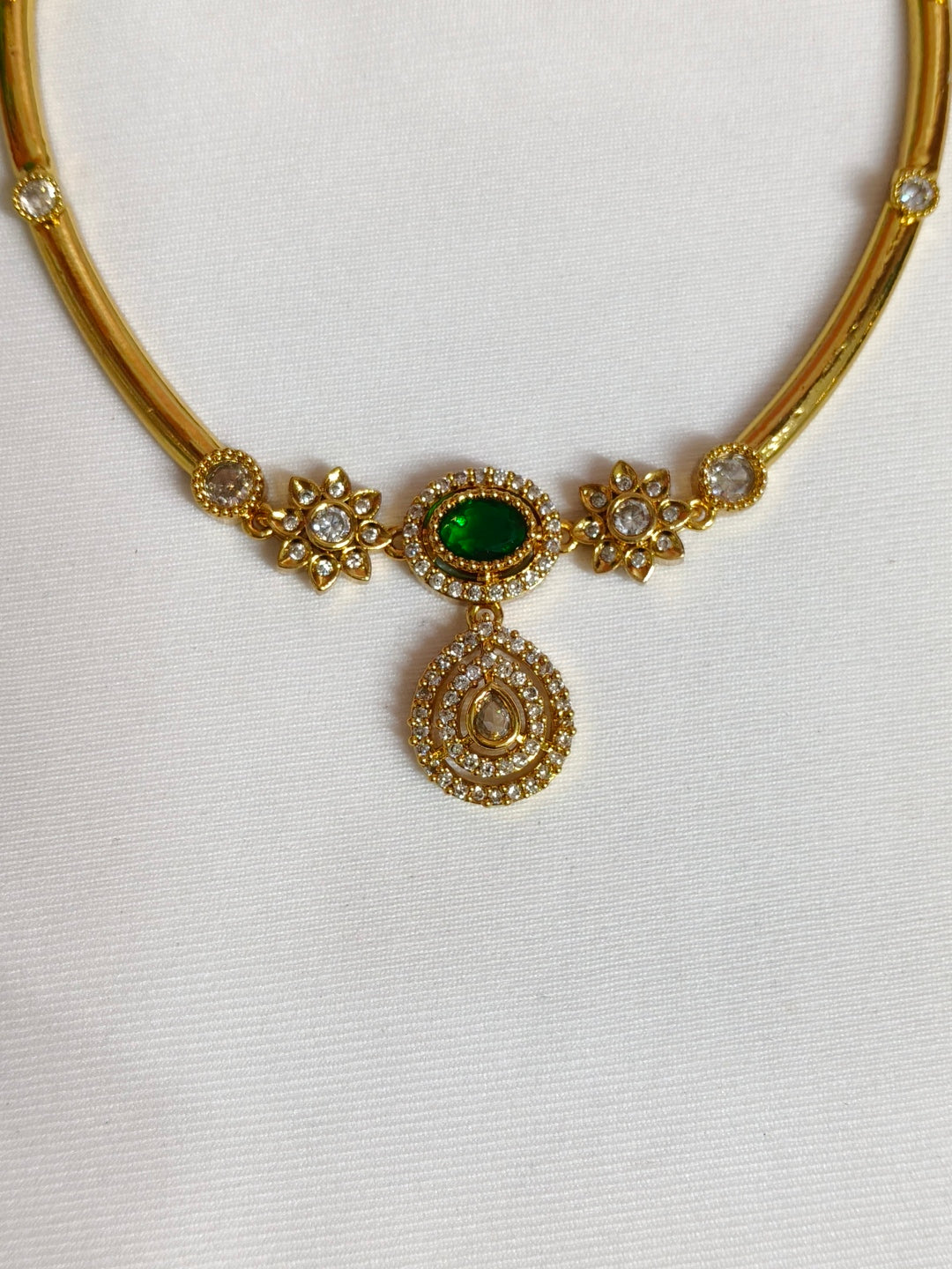 BRASS NECKLESS