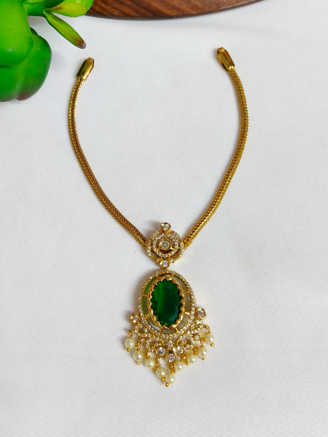 BRASS NECKLESS