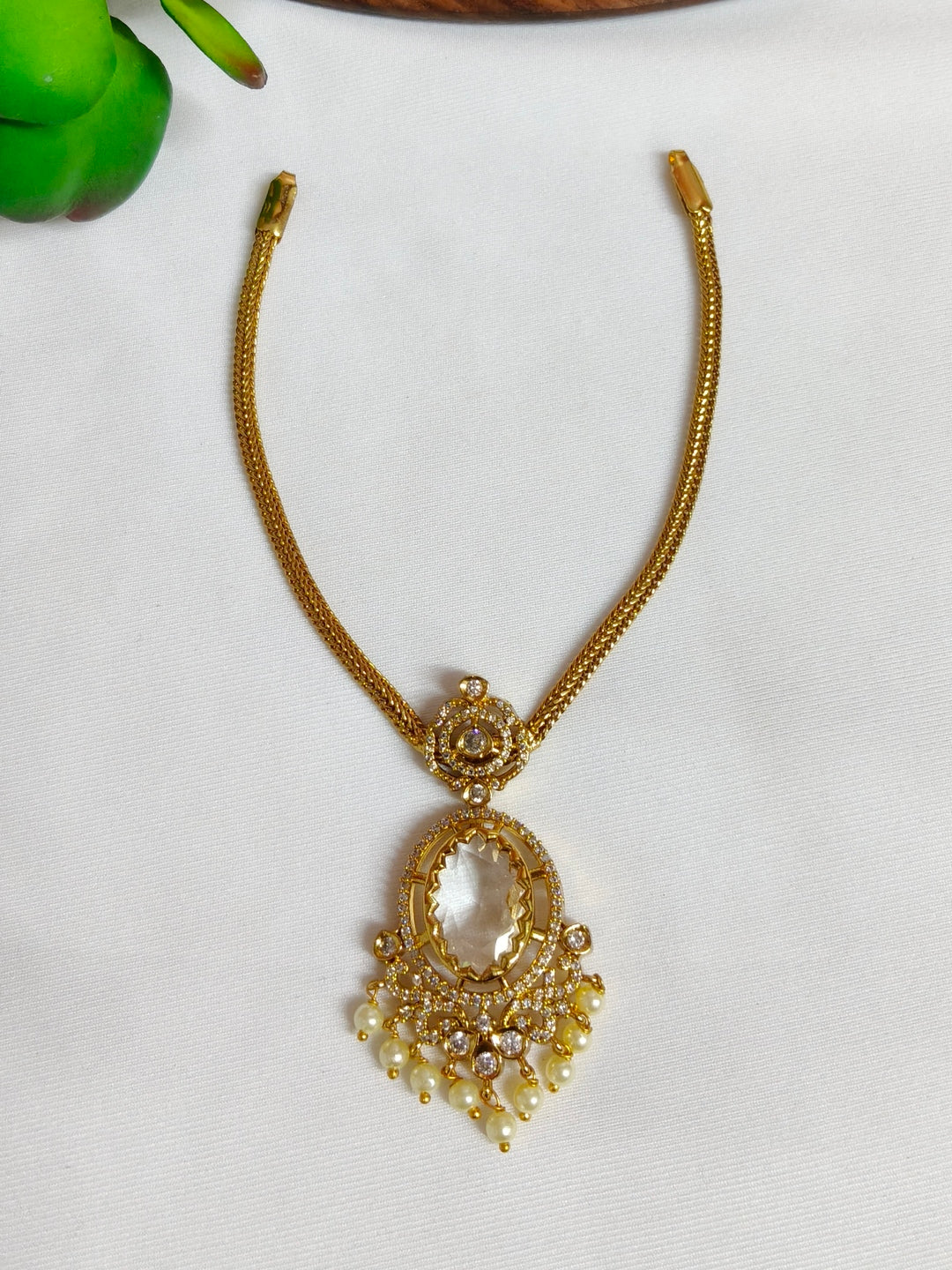 BRASS NECKLESS