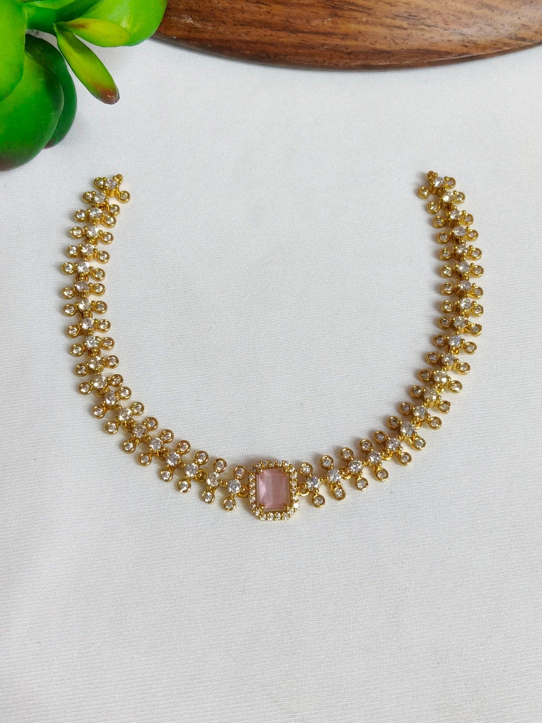 BRASS NECKLESS