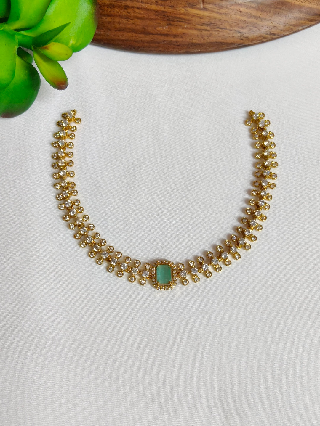 BRASS NECKLESS