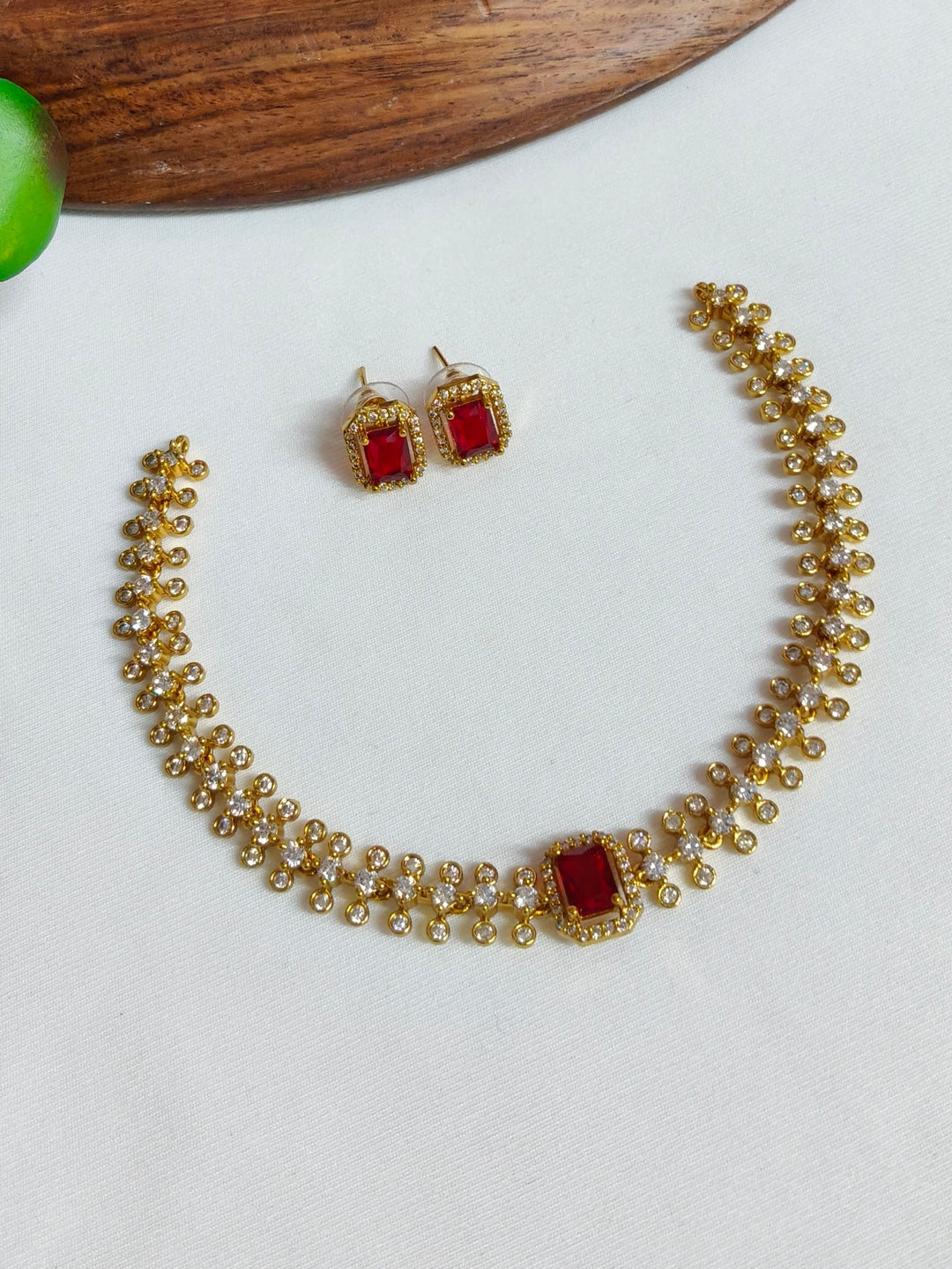 JEWELLERY NECKLESS