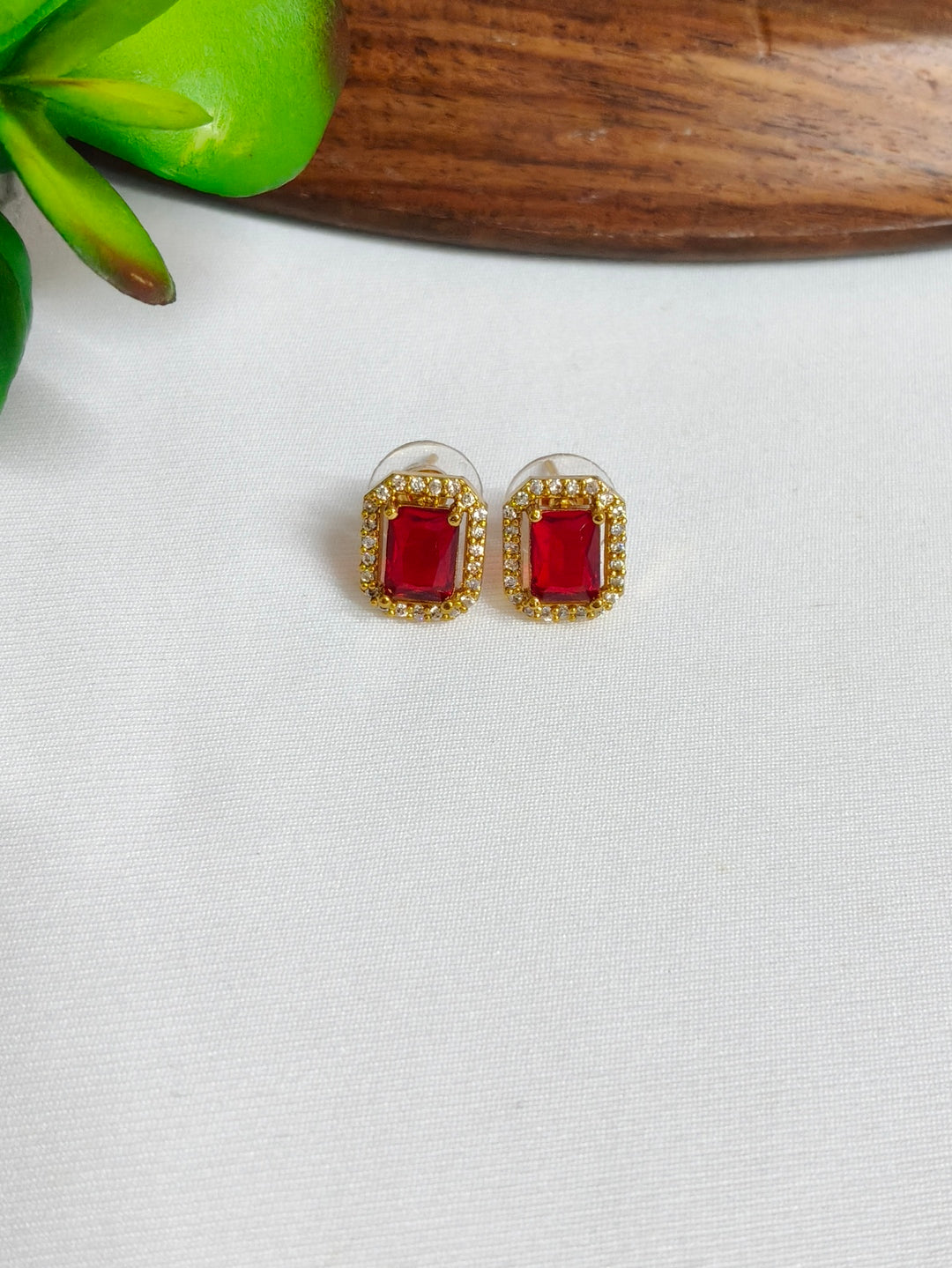 JEWELLERY NECKLESS