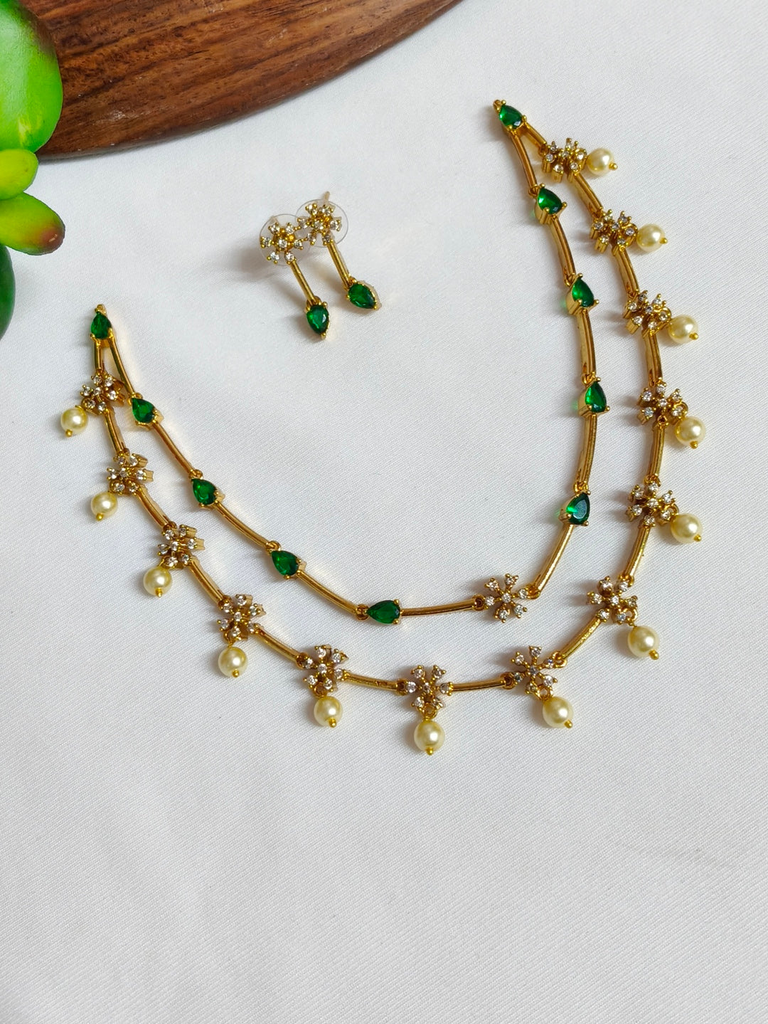 BRASS NECKLESS