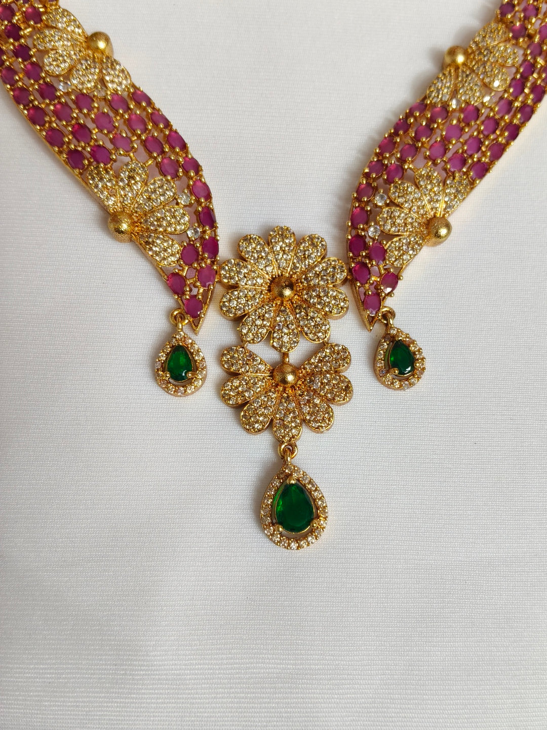 BRASS NECKLESS