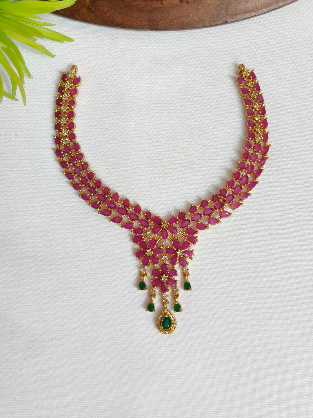 BRASS NECKLESS