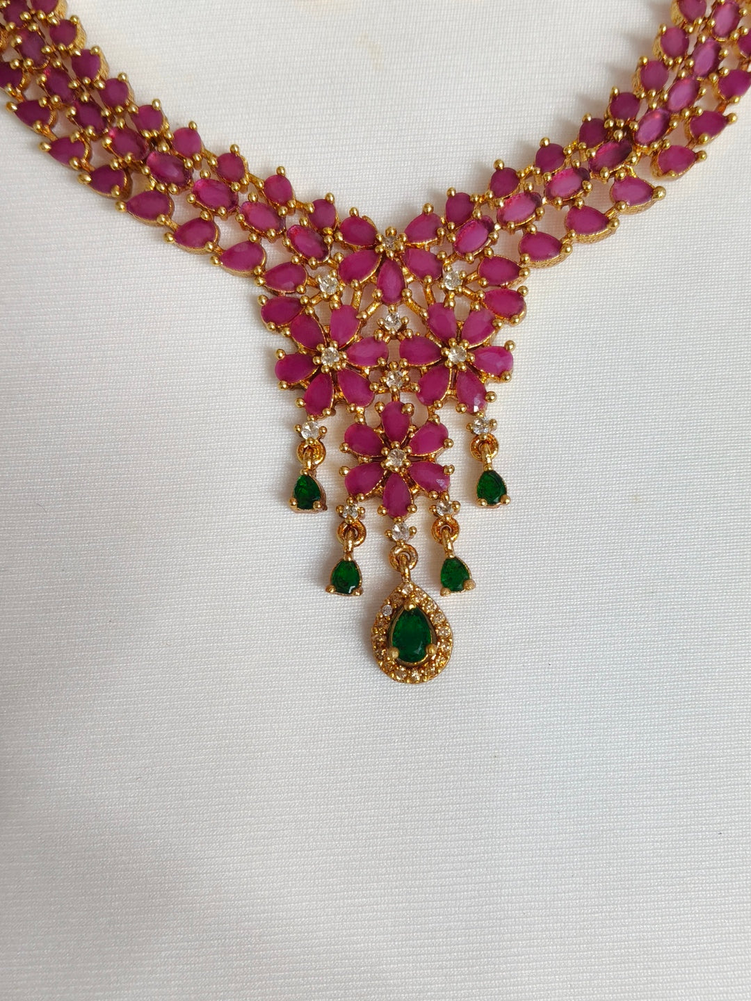 BRASS NECKLESS