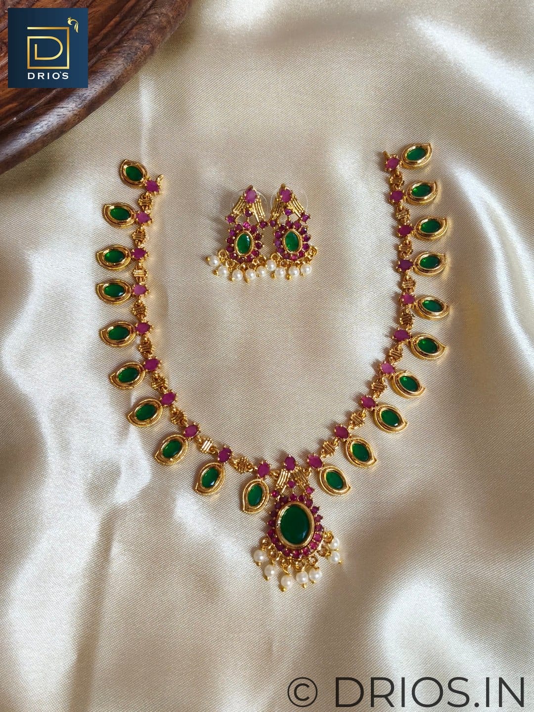 Brass jewellery set