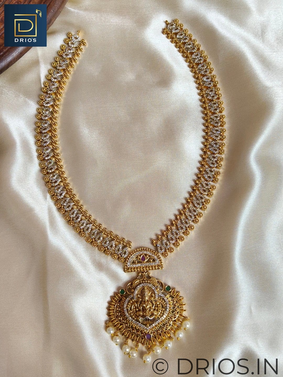 Brass jewellery set